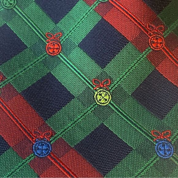 Hallmark Holiday Traditions Tie Ornament Christmas - Picture 2 of 5